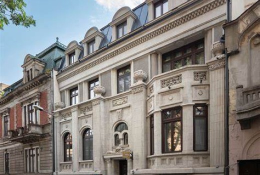 Ancadramente decorative pentru ferestre: detaliul care schimbă complet aspectul unei case